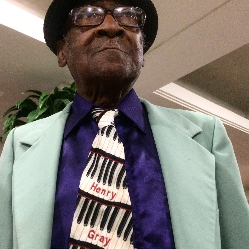 Henry Gray tem 70 anos de blues nas costas. Show na sexta-feira entrou para história de Paranaguá. | Eduardo Aguiar/Gazeta do Povo