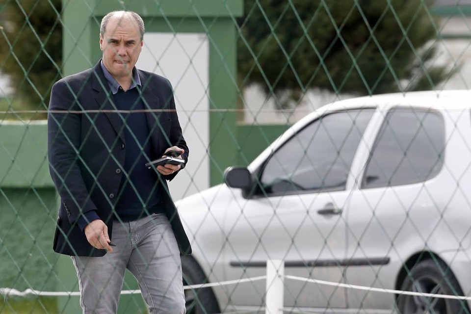 Desde a saída de João Paulo Medina, Maurício Andrade comanda o futebol do Coxa. | Antônio More/Gazeta do Povo