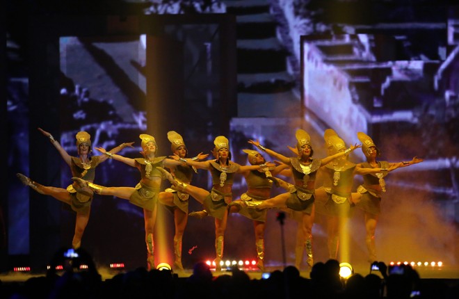 A cerimônia de encerramento do Pan de Toronto teve apresentações de grupos de dança. | Alejandro Ernesto/EFE