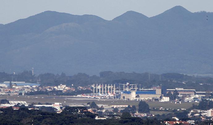 Movimentação aeroportuária e desembaraço aduaneiro ajudam São José dos Pinhais a elevar seu PIB e justificar o pedido de abertura de duas varas da Justiça Federal. | Jonathan Campos/Gazeta do Povo
