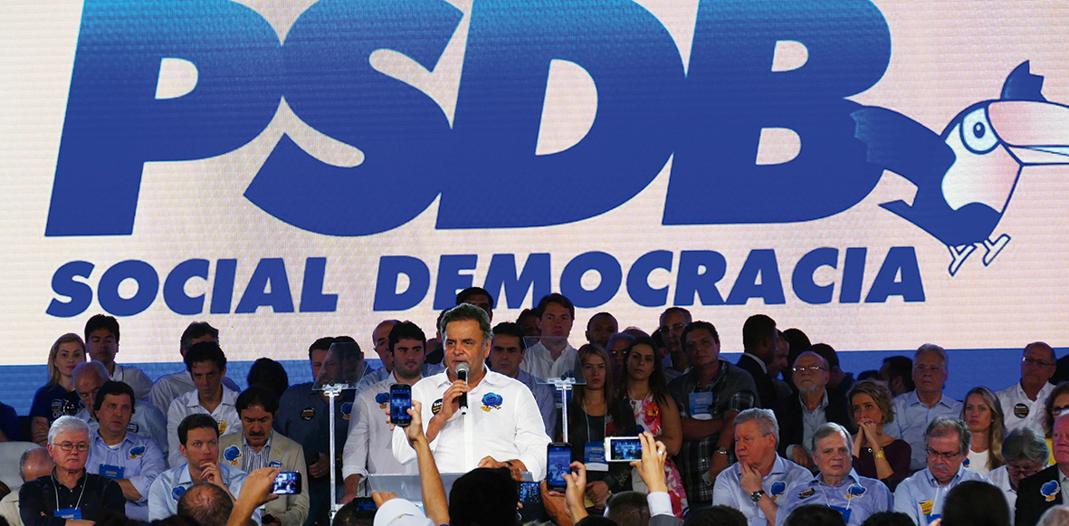 Aécio discursa na convenção do PSDB, que foi marcada por pedidos de nova eleição presidencial e de mudança para o parlamentarismo. | Orlando Brito/Fotos Públicas