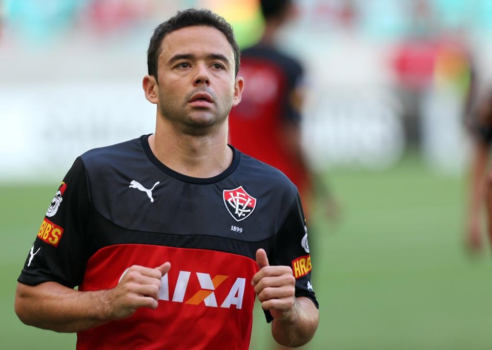 O lateral Juan, que está sem time desde o fim do ano passado, está na mira do Coritiba. | Felipe Oliveira/EC Vitória