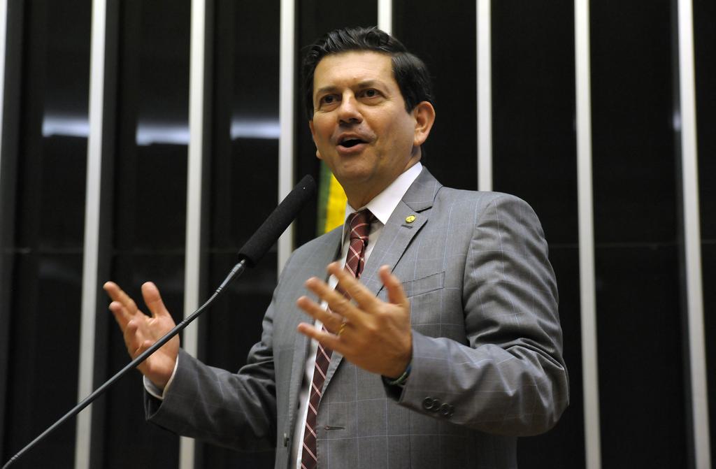 O deputado Otávio Leite (PSDB-RJ) cedeu à pressão e mudou a limitação de gastos dos clubes na MP do futebol. | Maryanna Oliveira/Câmara dos Deputados