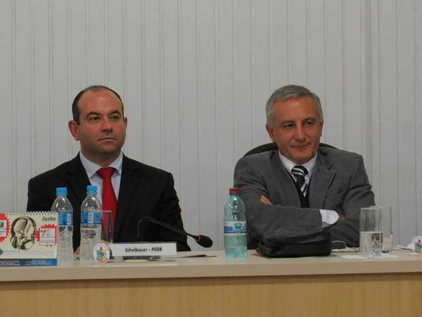 Wellington Bieleck e Vicente Saliba, à direita, na Câmara de Vereadores de Mafra acompanhando processo de votação | /