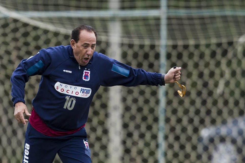 Semana decisiva move o Paraná contra o Oeste Nedo Xavier durante treino do Paraná: pressão por vitória. | Brunno Covello/Gazeta do Povo
