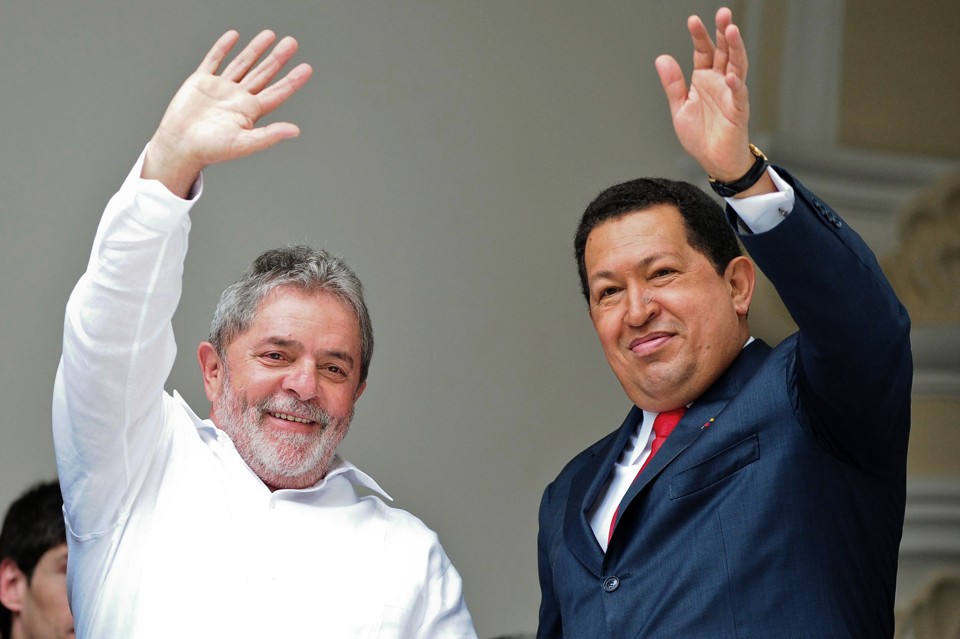 Lula e Chávez: segundo EUA, apoio do brasileiro à reeleição do venezuelano, em 2006, foi parte de um negócio para beneficiar a Odebrecht. | MIGUEL GUTIERREZ/MIGUEL GUTIERREZ