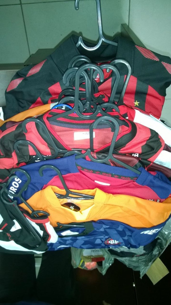 Camisas para todos os gostos: de goleiro, de treino, número 1, número 2... | Eduardo Luiz Klisiewicz/Gazeta do Povo