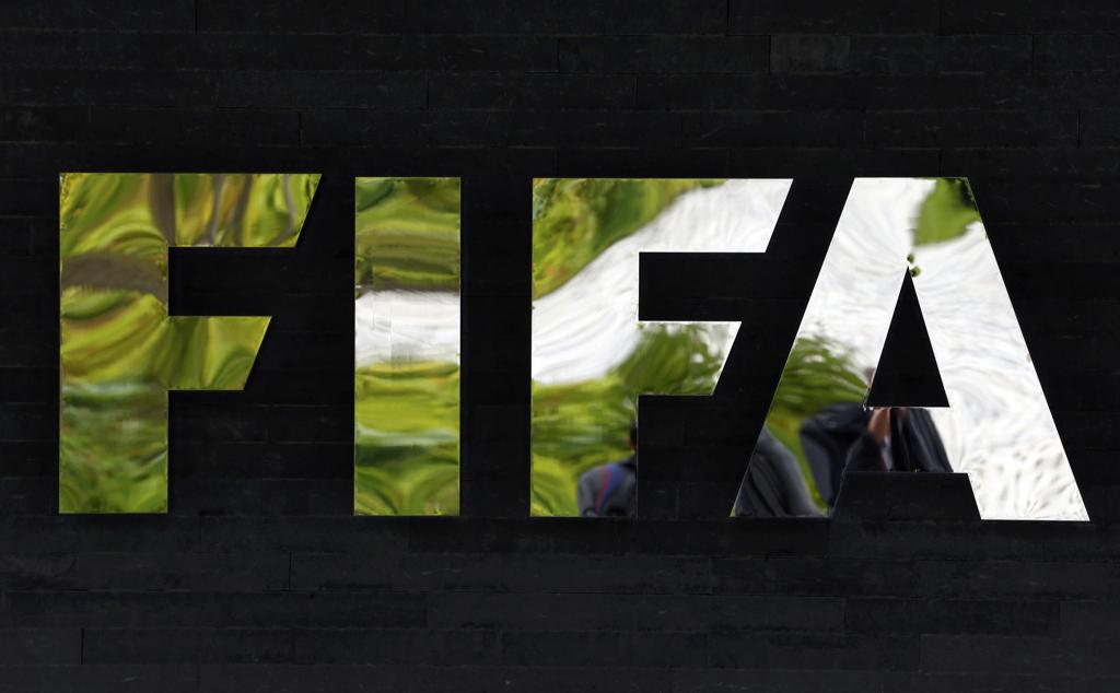 Fachada da sede da Fifa, em Zurique: crise sem fim. | Ruben Sprich/Reuters
