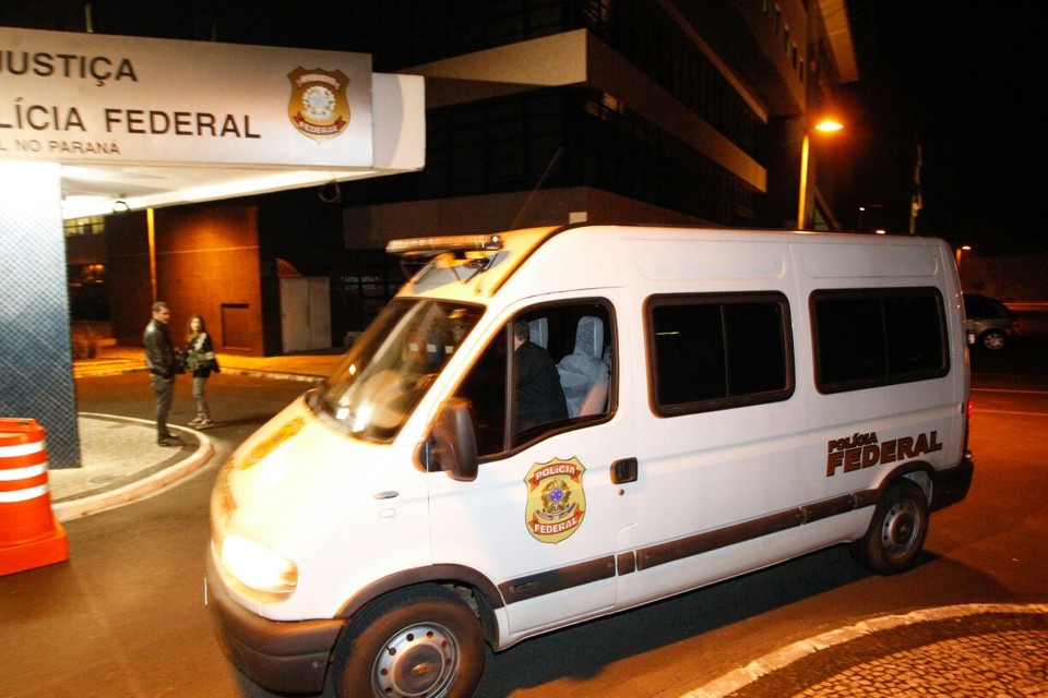 De acordo com a PF, os presos devem realizar o exame de corpo de delito no Instituto Médico-Legal nesta quarta-feira (28) | Daniel Castellano/Gazeta do Povo