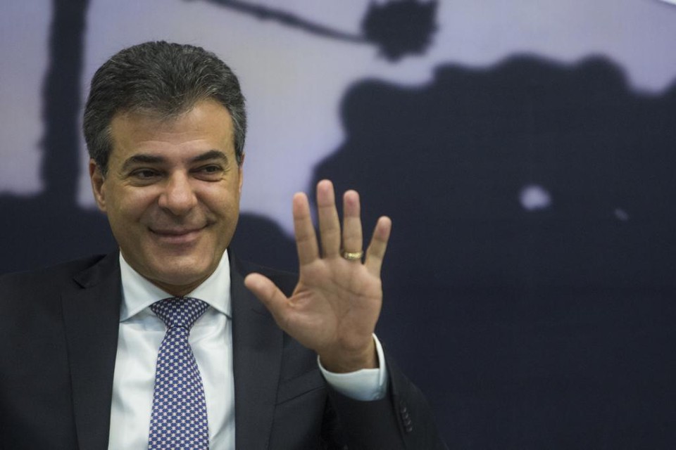 Richa: “Greve acabou quando mostramos os salários dos professores” No evento, Richa discursou sobre o ajuste fiscal e sobre a crise com o funcionalismo do estado | Brunno Covello/Gazeta do Povo