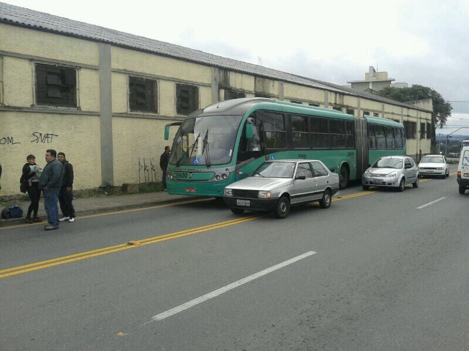 Passageiros e cobrador da linha Interbairros III foram roubados na tarde deste domingo (5) no bairro Atuba | Guarda Municipal/Divulgação