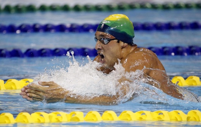 Thiago Simon foi ouro nos 200 metros peito com direito a recorde. | Javier Etxezarreta/EFE