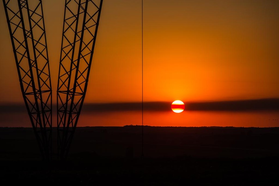 Desde quando começou a vigorar, em janeiro deste ano, o regime de bandeiras permanece no patamar que gera maior cobrança adicional nas contas de luz | Brunno Covello/Gazeta do Povo
