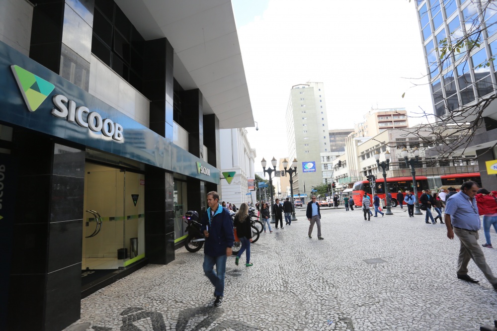 Nascido no campo, cooperativismo de crédito agora avança nas cidades. |