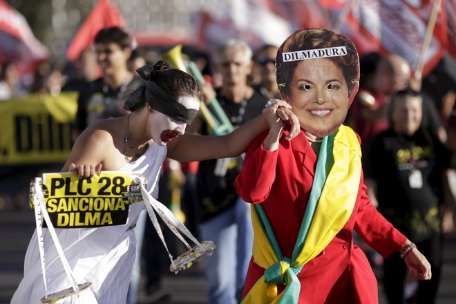 Criatividade marcou o protesto em Brasília. | Ueslei Marcelino/Reuters