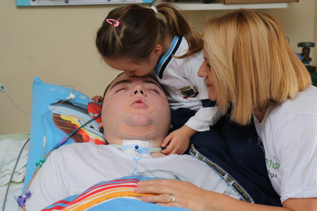 Linda Franco teve de ingressar na Justiça para que o plano de saúde cobrisse o tratamento de Gabriel, diagnosticado com a doença ALD. | Ivonaldo Alexandre/Gazeta do Povo