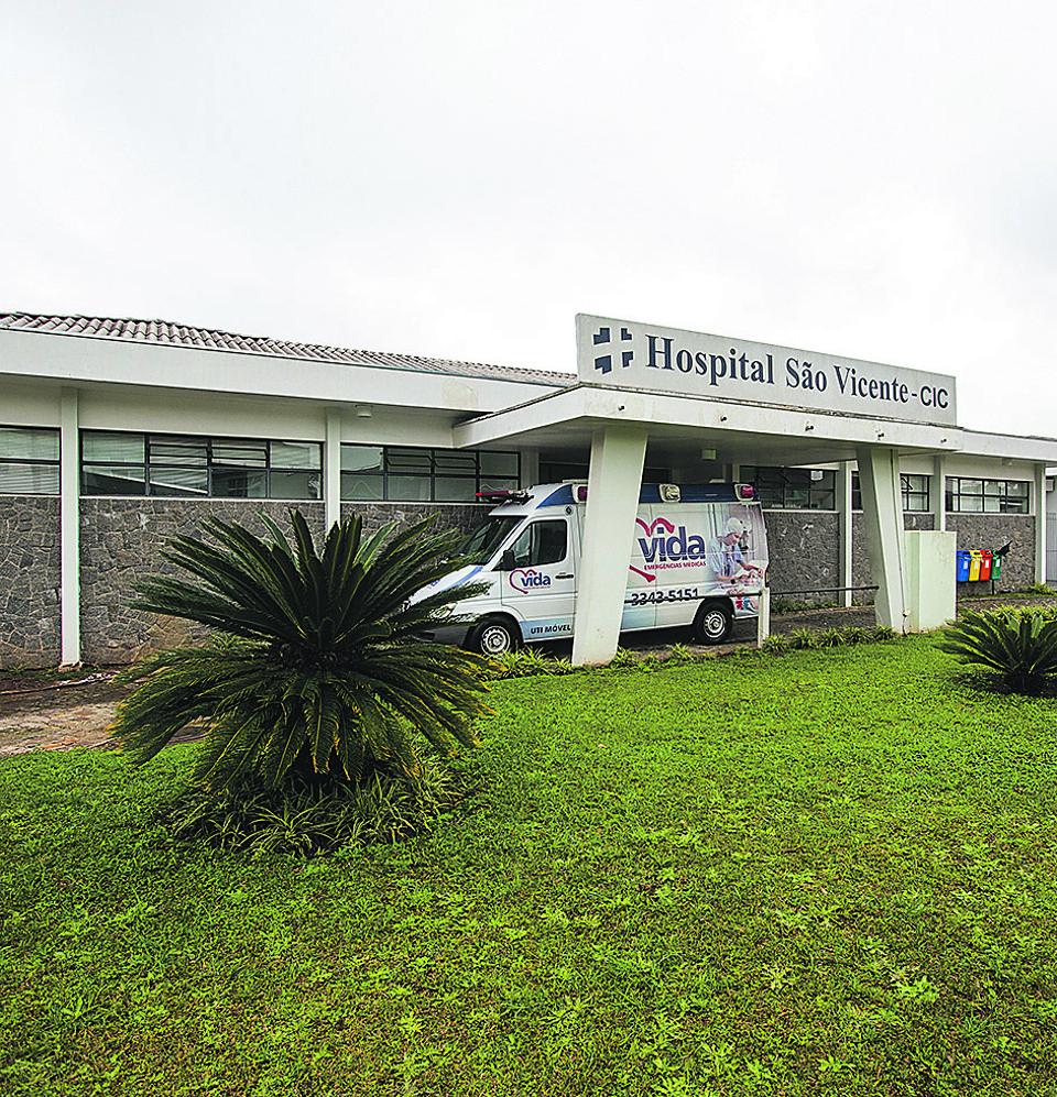 Hospital São Vicente demitiu 100 funcionários no início do ano e ameaça mandar outros 60 embora. | Brunno Covello/Gazeta do Povo