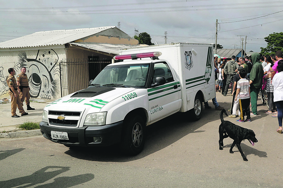 Entre janeiro e junho, ocorreram 219 homicídios em Curitiba. O último mês registrou 22 assassinatos, 45% menos que em junho de 2014. | Aliocha Mauricio/Tribuna do Paraná