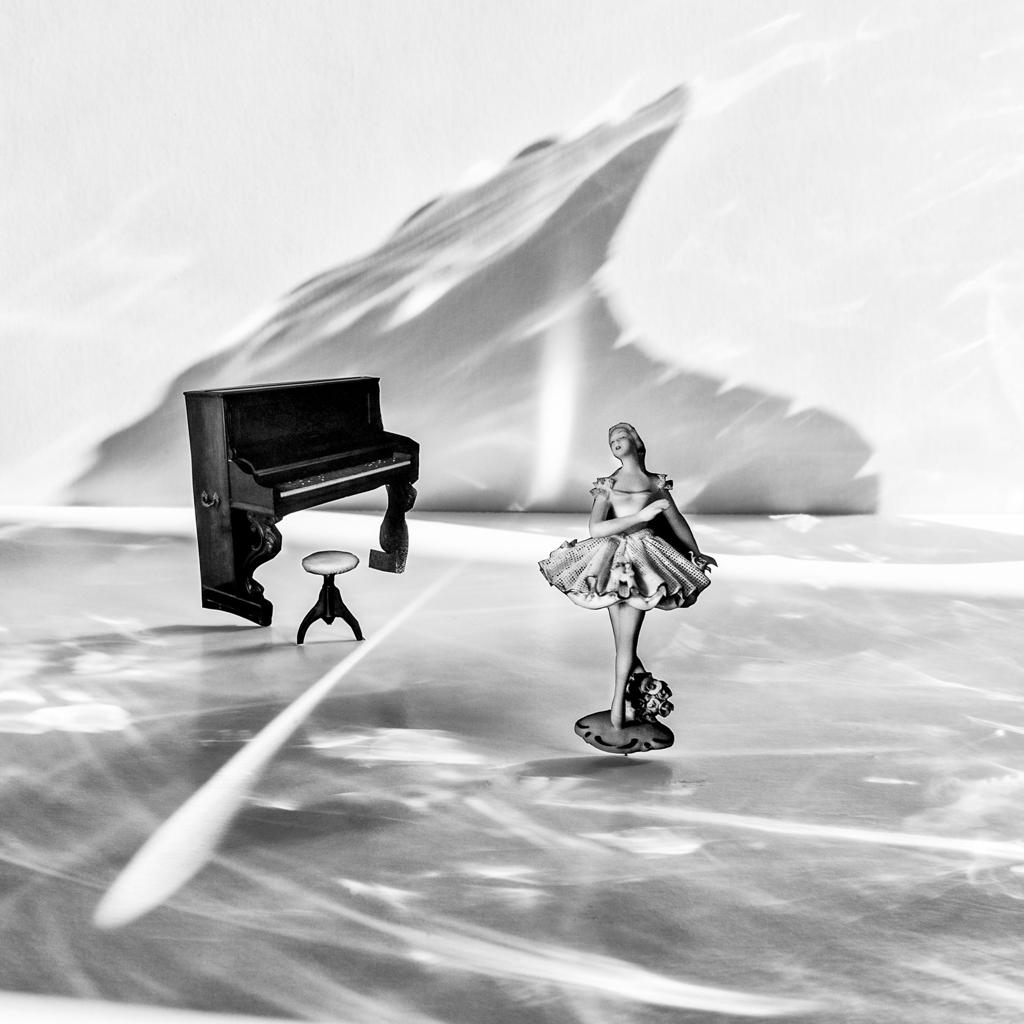 Lu Berlese reconstrói o imaginário da casa da avó em sua série. | Lu Berlese/Divulgação