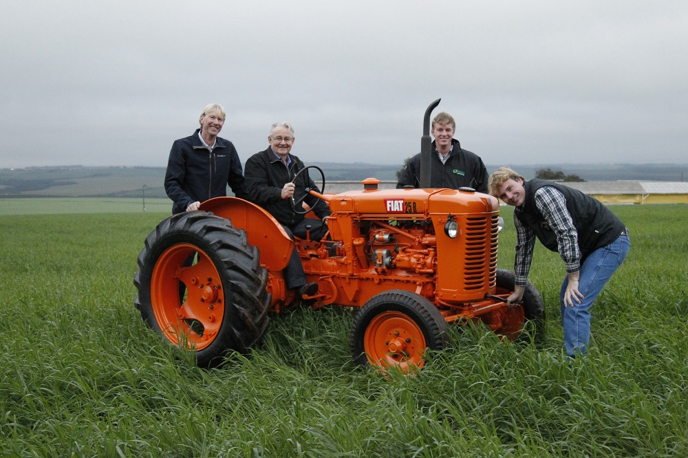 Do avô Franke ao filho Richard e os netos Franke Leonardo e Eduard, família Dijkstra já contabiliza três gerações e 70 anos a serviço do cooperativismo. |