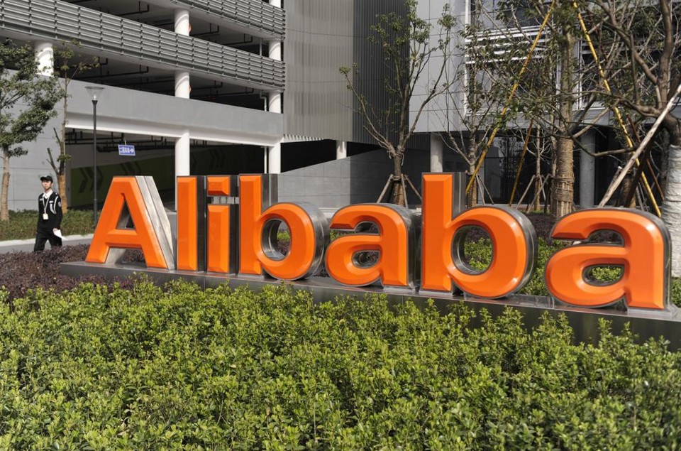 O Alibaba foi listado na bolsa de valores de Nova York (NYSE) na maior oferta pública inicial (IPO) do mundo no ano passado | Lang Lang/Reuters