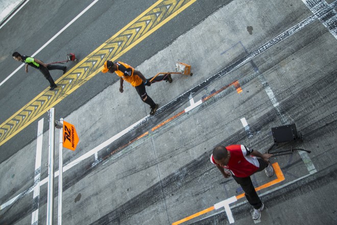 O carro foi para a pista: agora é com os pilotos. | Marcelo Andrade/Gazeta do Povo