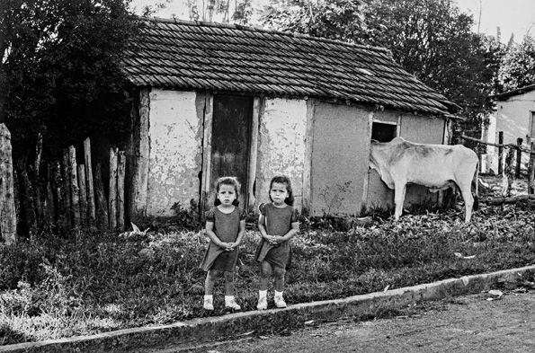Imagem “rural” de Nilo Biazzetto Neto integra o livro. Obra traz fotos de 14 grandes artistas da fotografia. | Walter Firmo