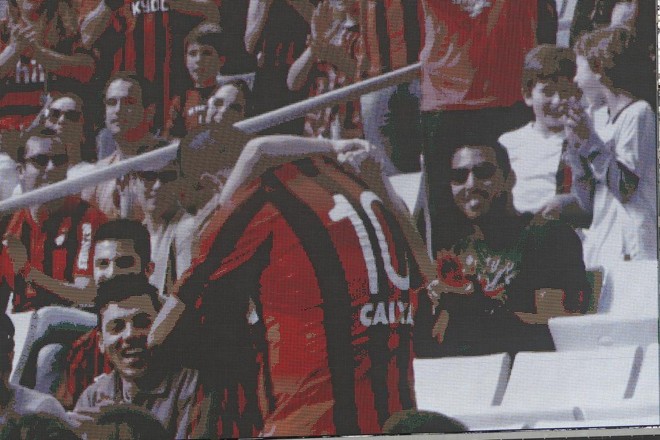 Telão da Arena mostrou o pedido de casamento para todo o estádio. | Antônio More/Gazeta do Povo