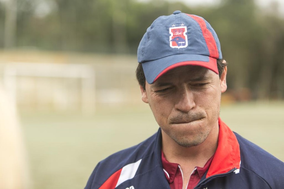 Técnico Fernando Diniz não se arrepende das cobranças que fez a Marcos Paraná. | Marcelo Andrade/Gazeta do Povo