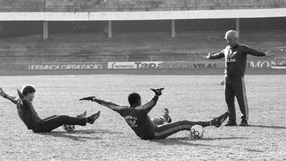 Ênio Andrade orienta os goleiros Gérson e Jairo: cotado para a seleção. | Rubens Vandressen/Gazeta do Povo