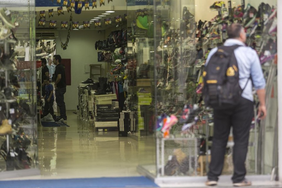 A perspectiva ruim no mercado de trabalho significa que os gastos dos domicílios brasileiros estão mais tímidos | Marcelo Andrade/Gazeta do Povo