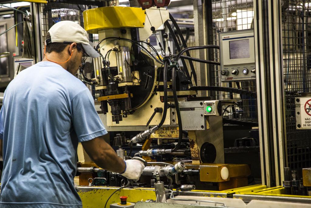 Na indústria, a queda nos empregos foi generalizada, com perda total de 64.228 postos | Brunno Covello/Gazeta do Povo