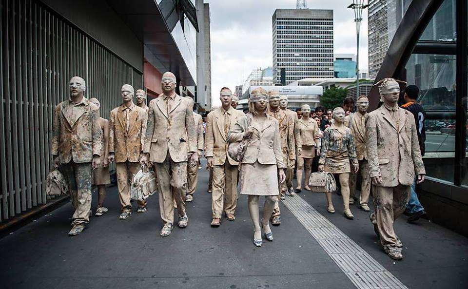 A performance “Blind” foi uma das ações acompanhadas pelo time brasileiro que viajou a Praga. | Marcelo Denny/Arquivo pessoal