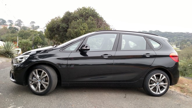 A minivan ainda pode causar estranheza a quem está habituado com os sedãs e utilitários da BMW. |