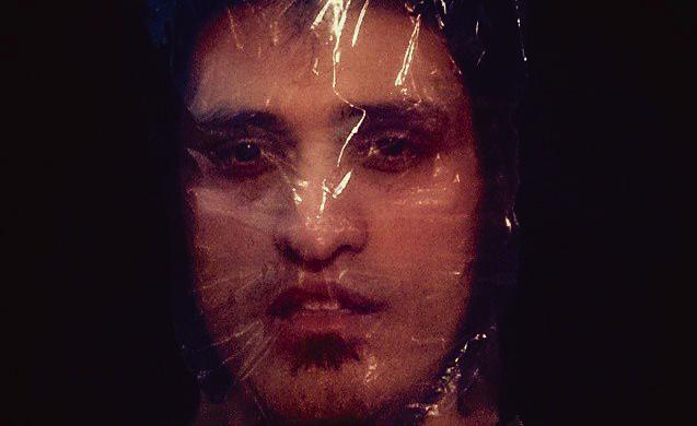 Na peça, divagações buscam entender o sentido da vida. | Divulgação