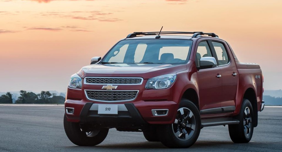 S10 versão
‘luxo’ sairá por
R$ 163,8 mil S10 High Country será a nova versão topo de linha da picape. | Fotos: Edy Danessi/Divulgação/Chevrolet