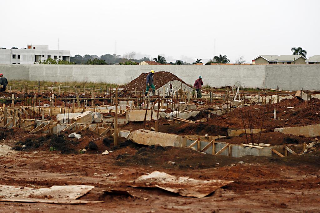 Colégio Jardim Paulista, em Campina Grande do Sul. Após dois anos e aditivos firmados, status da obra, da Valor Construtora, é de 10%. | Albari Rosa/Gazeta do Povo