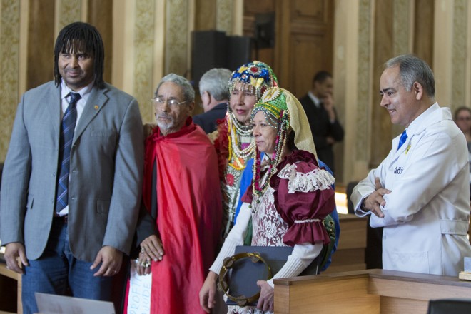 Visitas ilustres para Mestre Pop (PSC, à esq.) e Professor Galdino (PSDB). | Henry Milleo/Gazeta do Povo