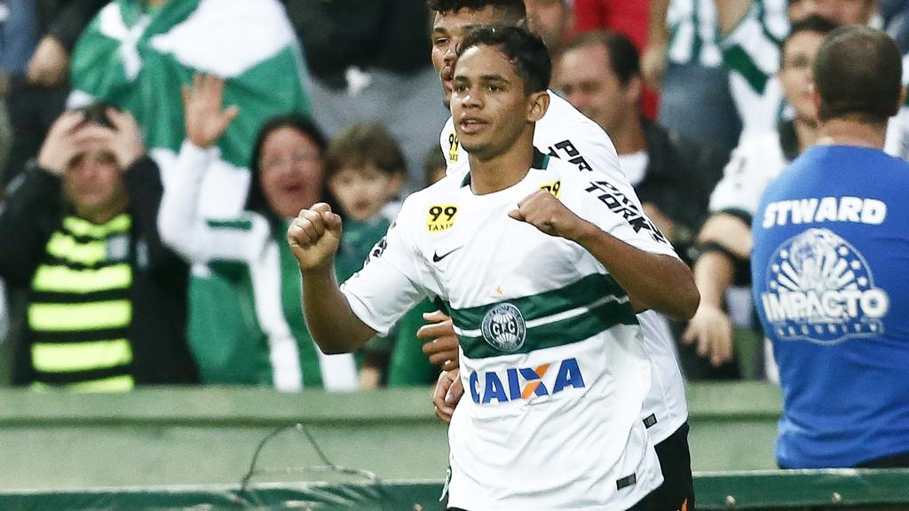 Evandro jogou duas vezes pelo Coritiba, fez dois gols e renovou contrato. | Hugo Harada/Gazeta do Povo