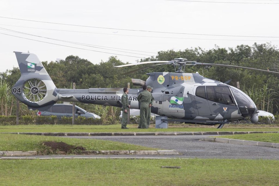 Helicóptero custou R$ 3,5 milhões, mas para o comandante ele se paga com os serviços prestados. | Lineu Filho/Gazeta do Povo