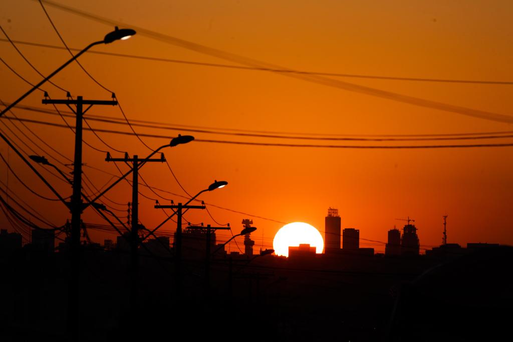 Após semana de chuva, sol predomina do domingo (19) e na segunda-feira (20). | Daniel Castellano/Gazeta do Povo