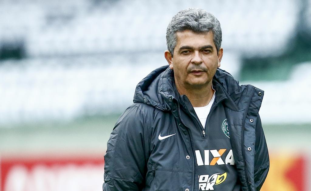 Ney Franco foi expulso no jogo contra o Atlético-MG. | Hugo Harada/Gazeta do Povo