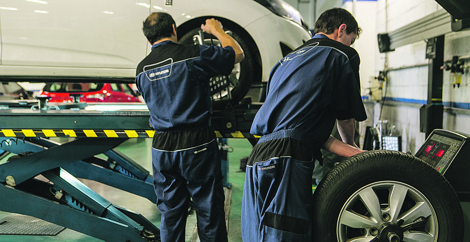 Recomendação da maioria dos fabricantes é que a primeira manutenção ocorra aos 10 mil km. | Marcelo Andrade/Gazeta do Povo
