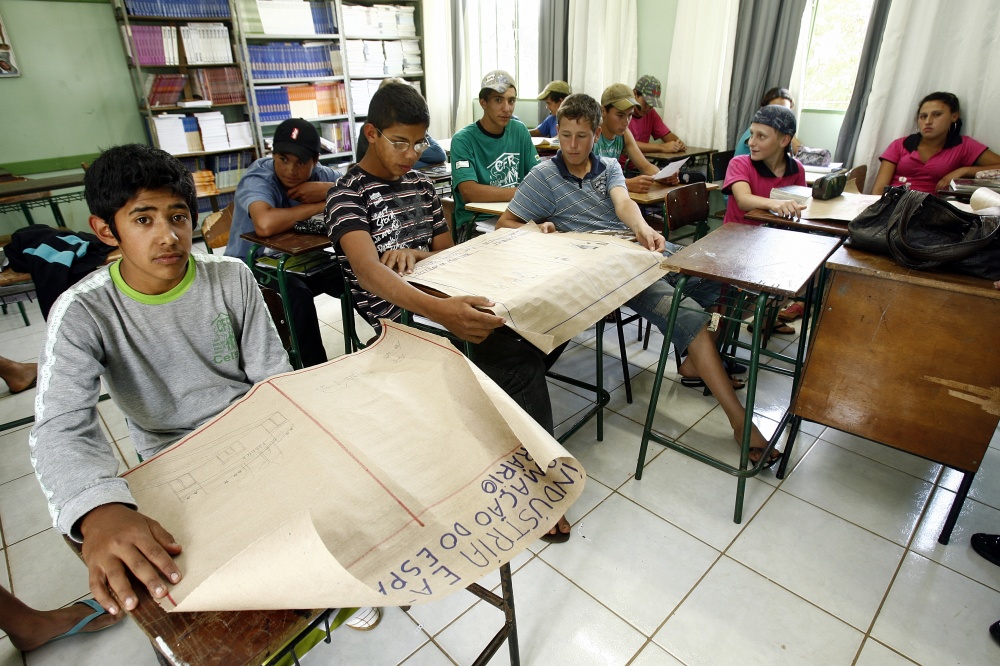 Filhos de produtores têm ensino direcionado em Pinhão (centro do PR). Programa pode desaparecer. | Foto: Hugo Harada/gazeta Do Povo