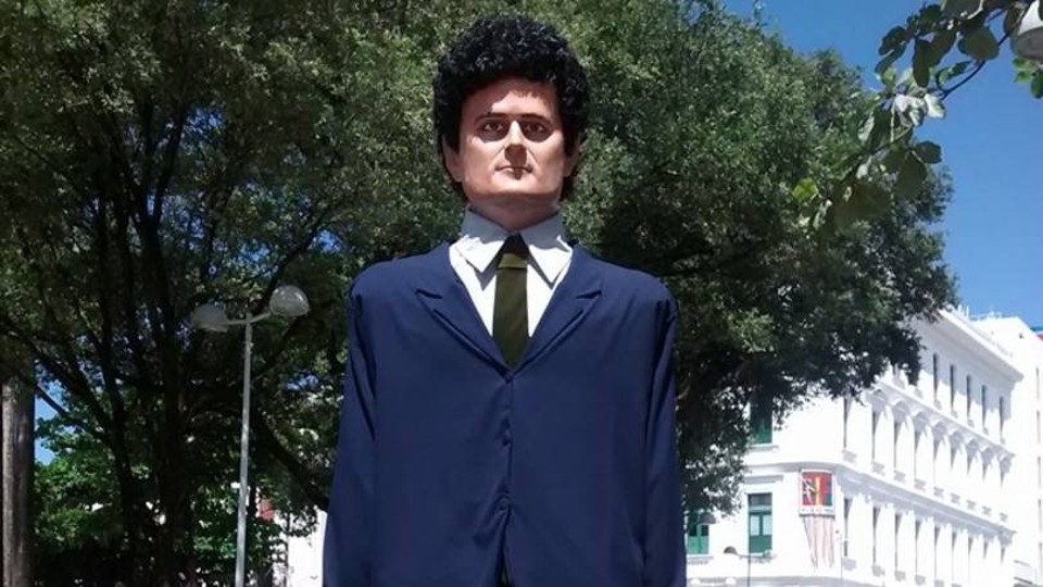 Sérgio Moro ganha boneco gigante de Olinda Moro é conhecido desde o Caso Banestado, operação da Polícia Federal e da Procuradoria da República deflagrada nos anos 1990 para combate à evasão de US$ 30 bilhões | /