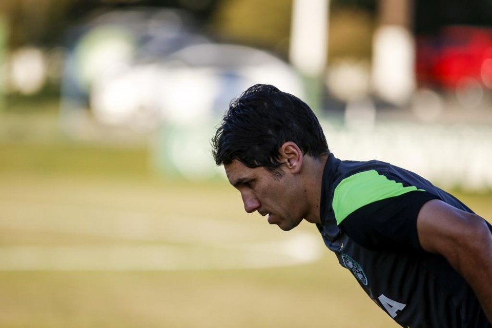 Lúcio Flávio admite a falta de pontaria do time e diz que resolver esse problema é a base para a reação alviverde. | Henry Milleo/Gazeta do Povo