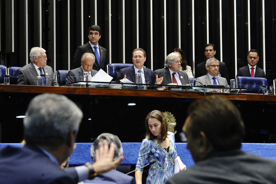 Presidente do Senado, Renan Calheiros (PMDB-AL) disse que não tomaria “sozinho” a decisão de adiar a votação da proposta, apenas se tivesse o respaldo de outros senadores | /Agência Senado