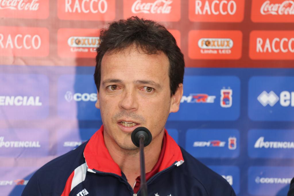Fernando Diniz foi apresentado oficialmente na sexta-feira como novo técnico do Paraná. | Ivonaldo Alexandre/Gazeta do Povo