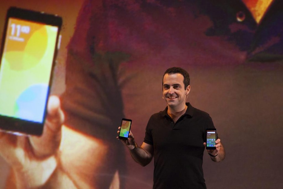 O vice-presidente da Xiaomi, Hugo Barra, apresenta o modelo Redmi 2, lançado no fim do mês passado no Brasil | Sebastião Moreira/EFE