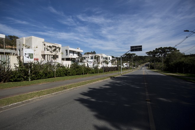 Novos empreendimentos de alto padrão em obras na avenida Fredolin Wolf. | Brunno Covello/Gazeta do Povo